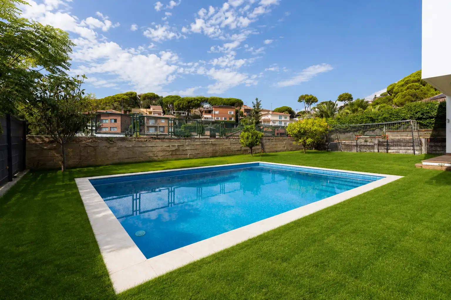 Piscina de Casa o chalet en venta en Premià de Dalt con Aire acondicionado, Jardín privado y Terraza