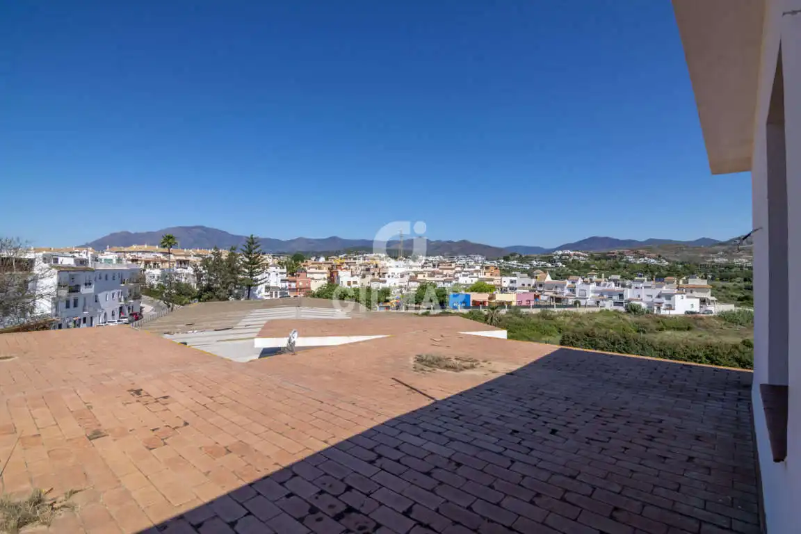 Vista exterior de Edificio en venta en Estepona