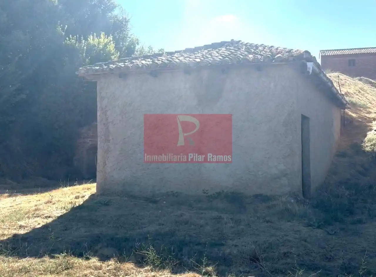 Country homes for sale in Sariegos  with Private garden