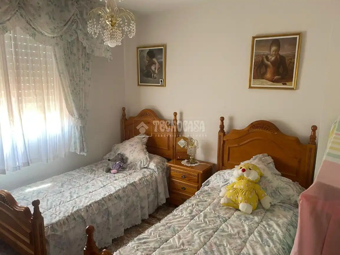 Habitación de Casa adosada en venta en Calera y Chozas con Aire acondicionado, Calefacción y Terraza