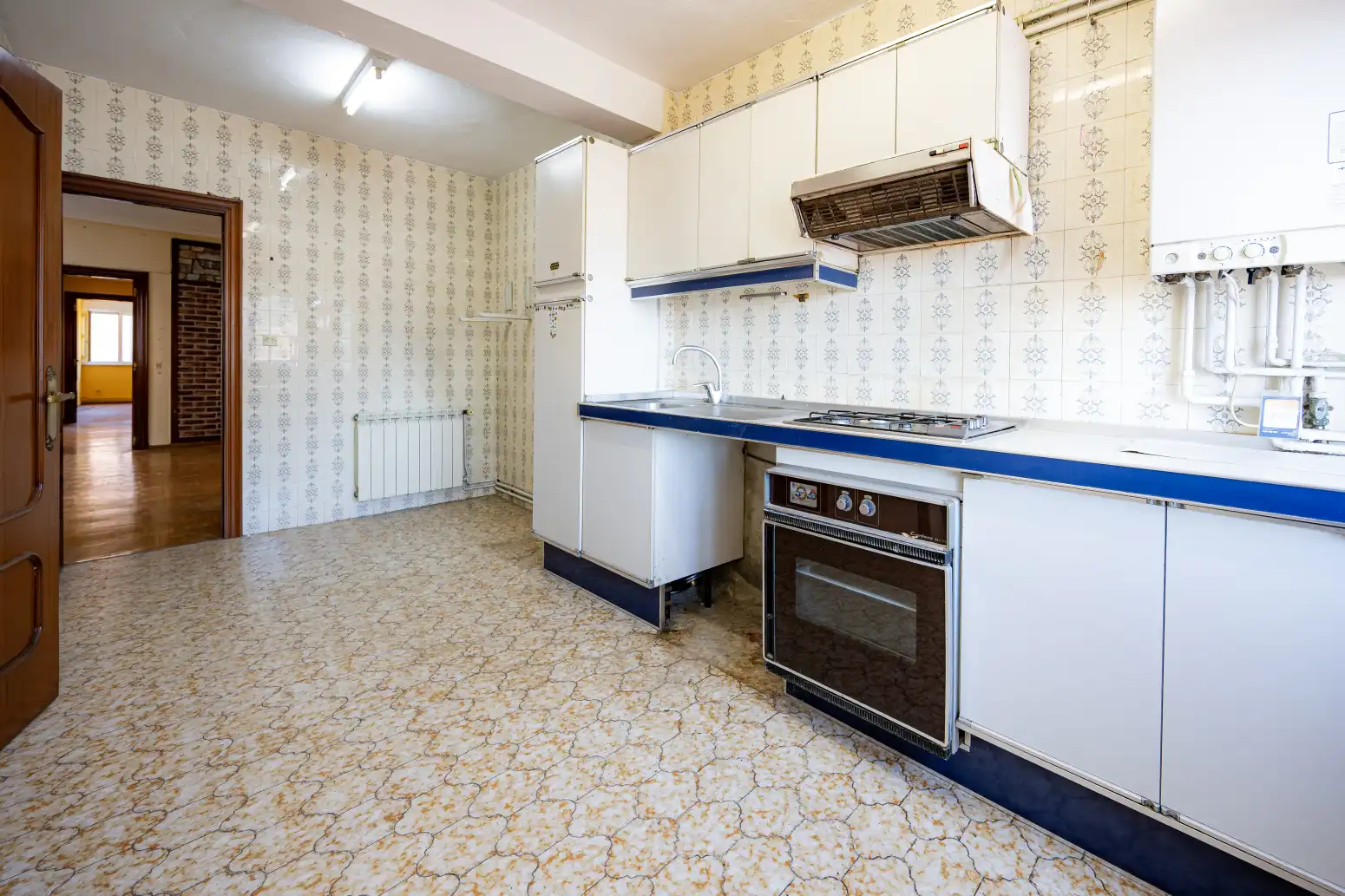 Cocina de Piso en venta en Oviedo  con Calefacción, Parquet y Trastero