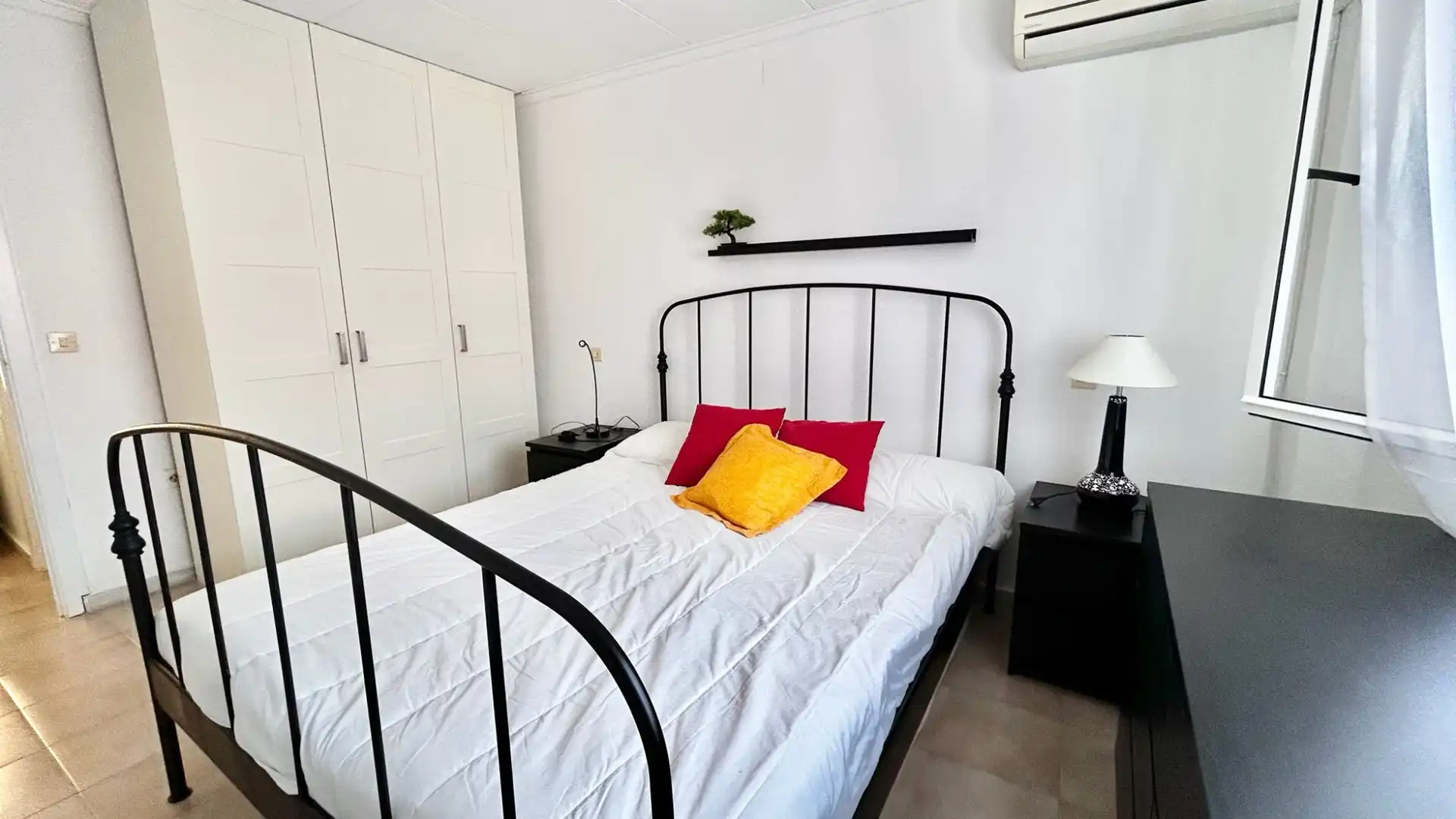 Habitación de Planta baja de alquiler en Pilar de la Horadada con Aire acondicionado, Terraza y Piscina