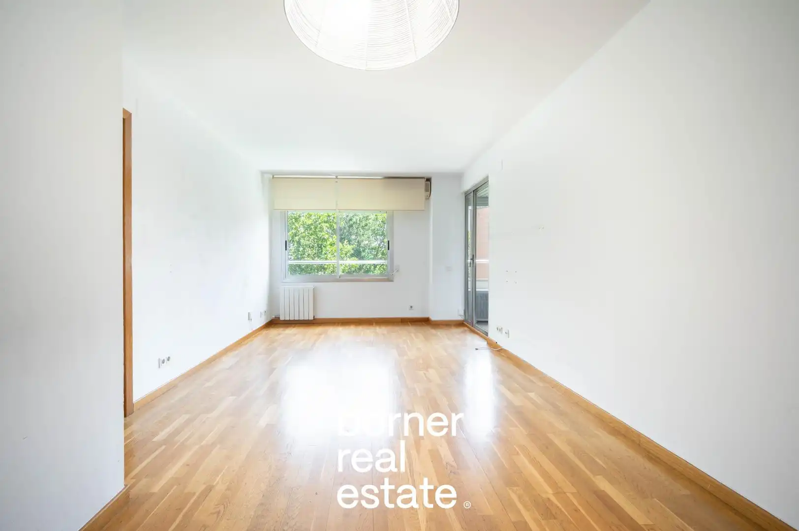Vista exterior de Piso en venta en Sant Cugat del Vallès con Aire acondicionado, Calefacción y Jardín privado