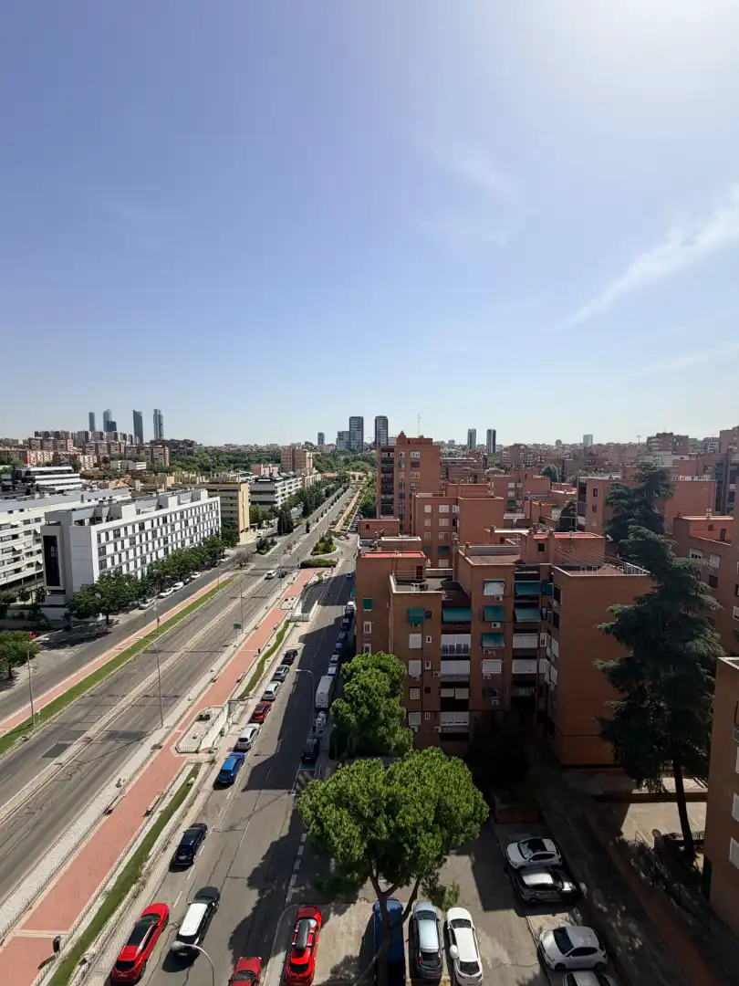 Vista exterior de Piso en venta en Madrid con Aire acondicionado, Calefacción y Parquet