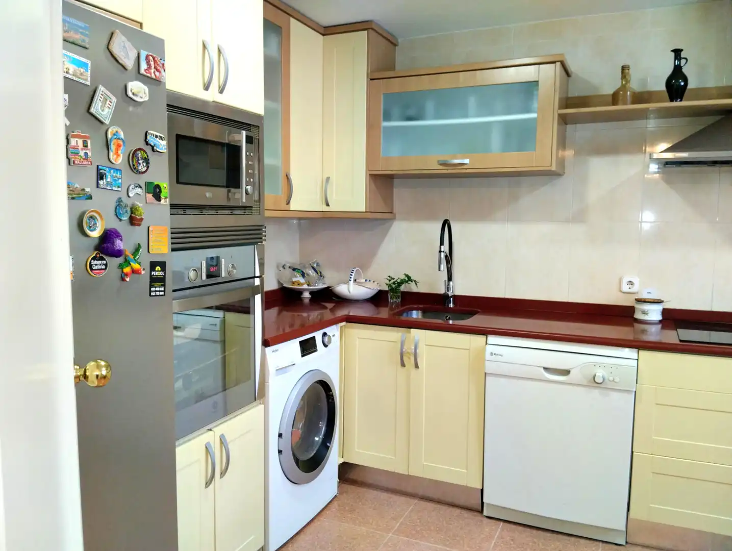 Cocina de Casa adosada en venta en San Lorenzo de El Escorial con Aire acondicionado, Calefacción y Jardín privado