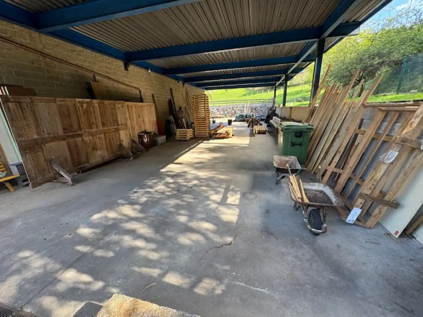 Industrial buildings for sale in Carreño