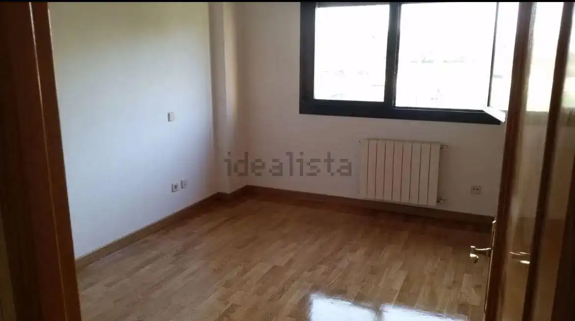 Habitación de Piso de alquiler en Boadilla del Monte con Aire acondicionado, Jardín privado y Trastero
