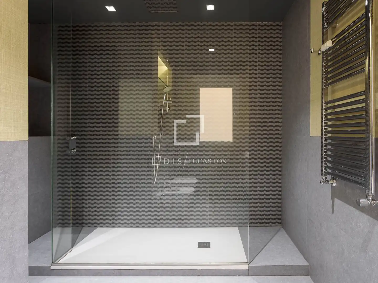 Badezimmer von Wohnung zur Miete in Madrid mit Klimaanlage, Heizung und Parkett