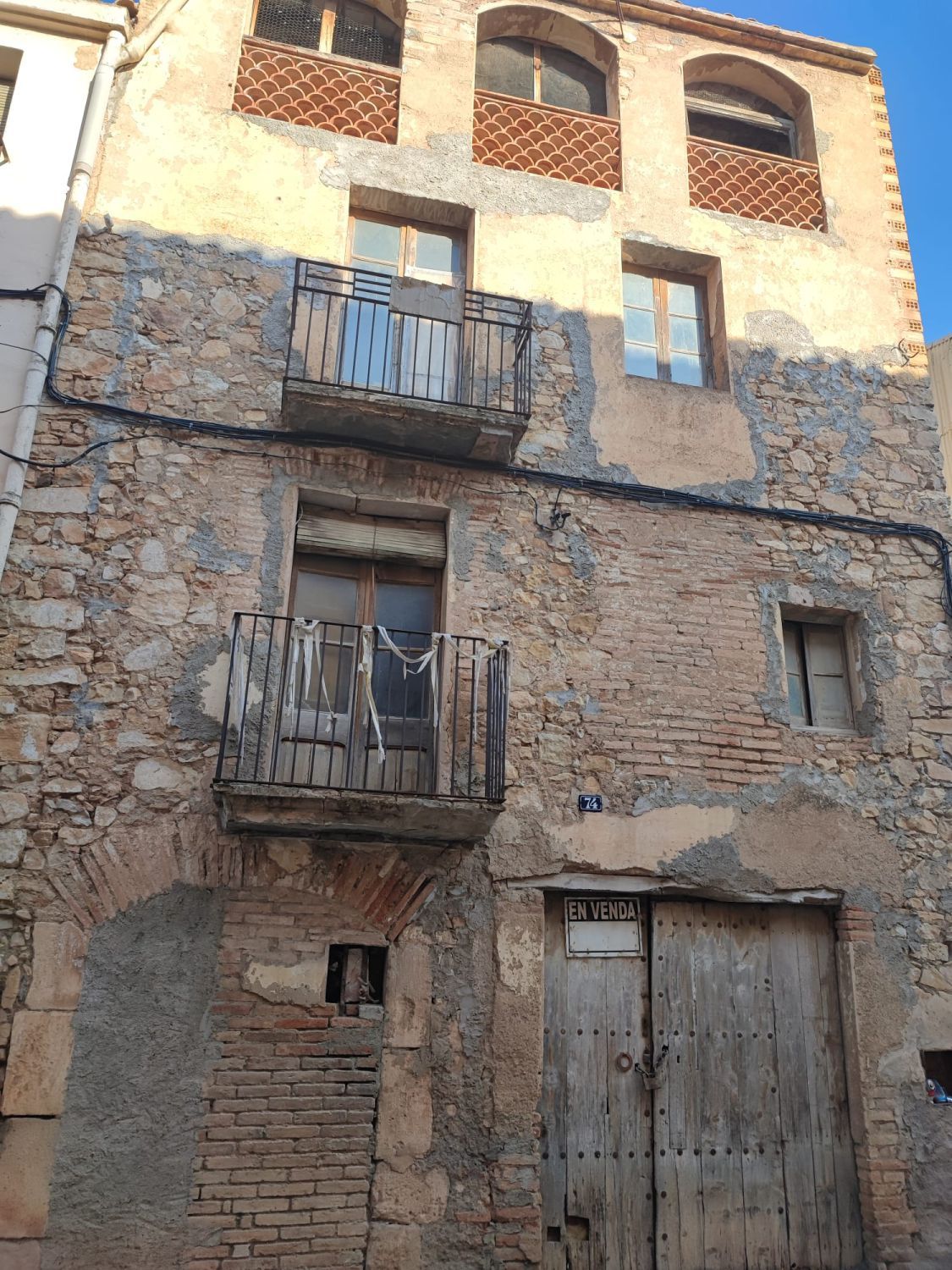 Vista exterior de Casa o xalet en venda en L'Espluga de Francolí amb Traster i Balcó