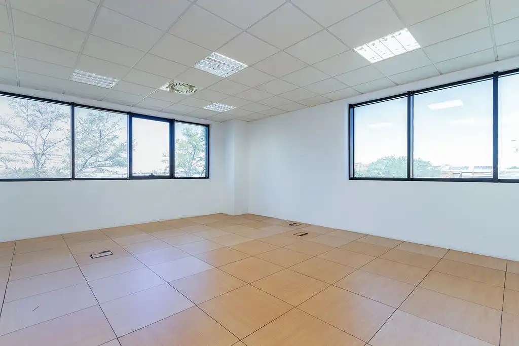 Business premises for sale in Av Vía Láctea, imagen 23