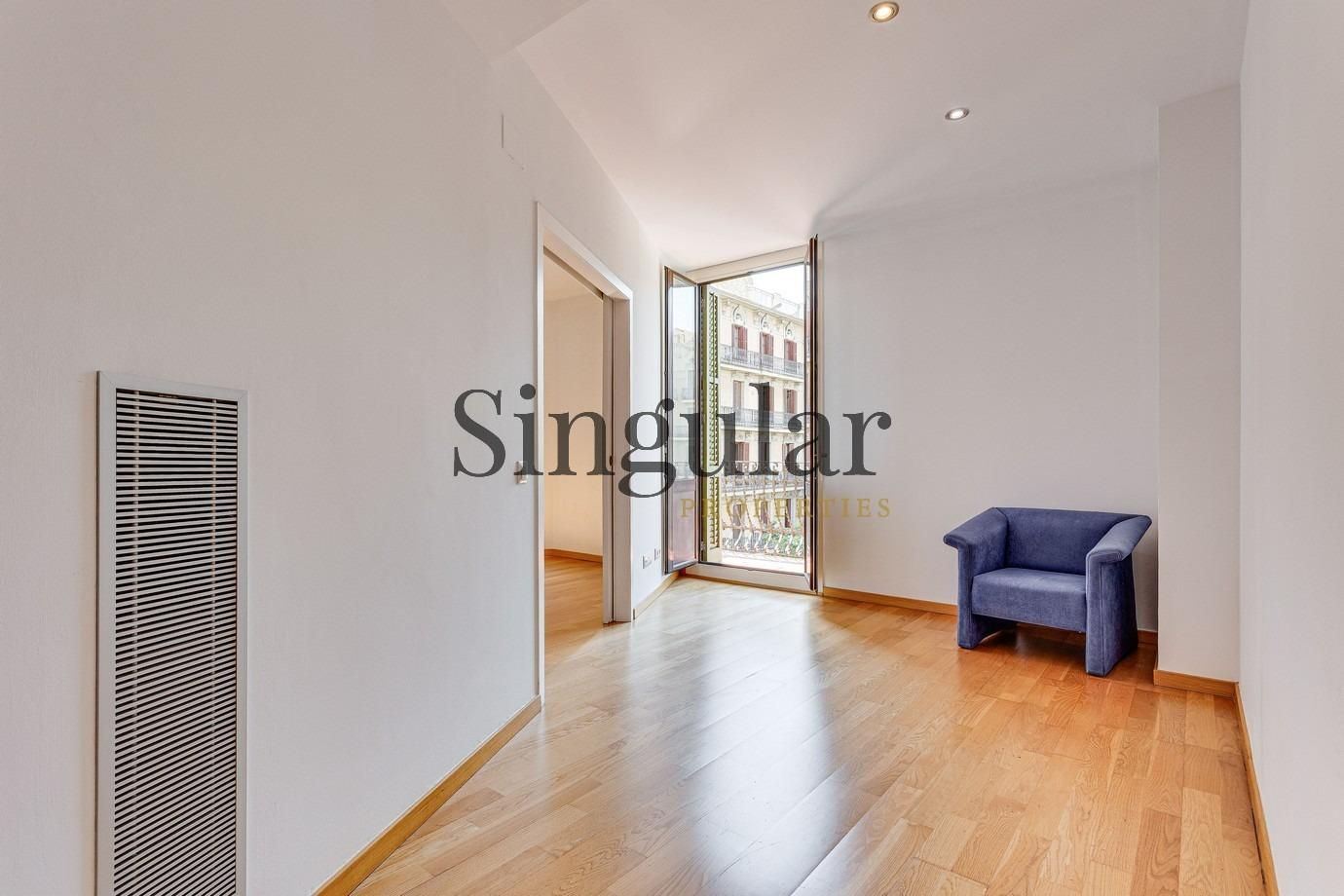 Dormitori de Pis en venda en  Barcelona Capital amb Calefacció i Balcó