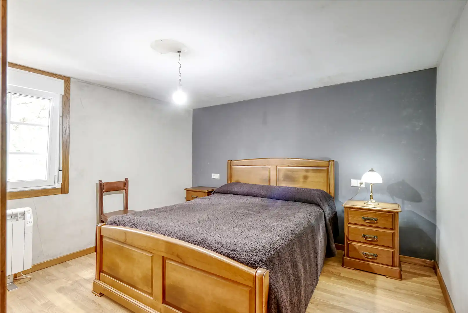 Dormitori de Casa o xalet en venda en Guitiriz amb Jardí privat, Moblat i Forn