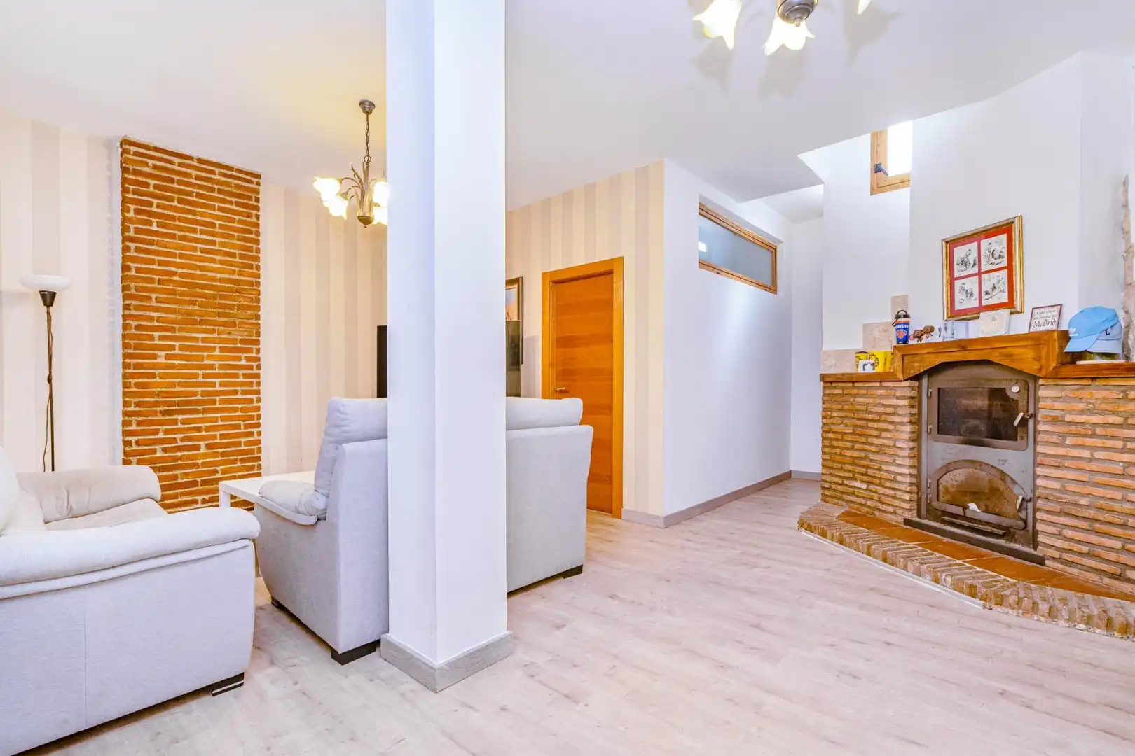 Living room of Detached homes for sale in Granada  with Air Conditioner, Terrace and Furnished