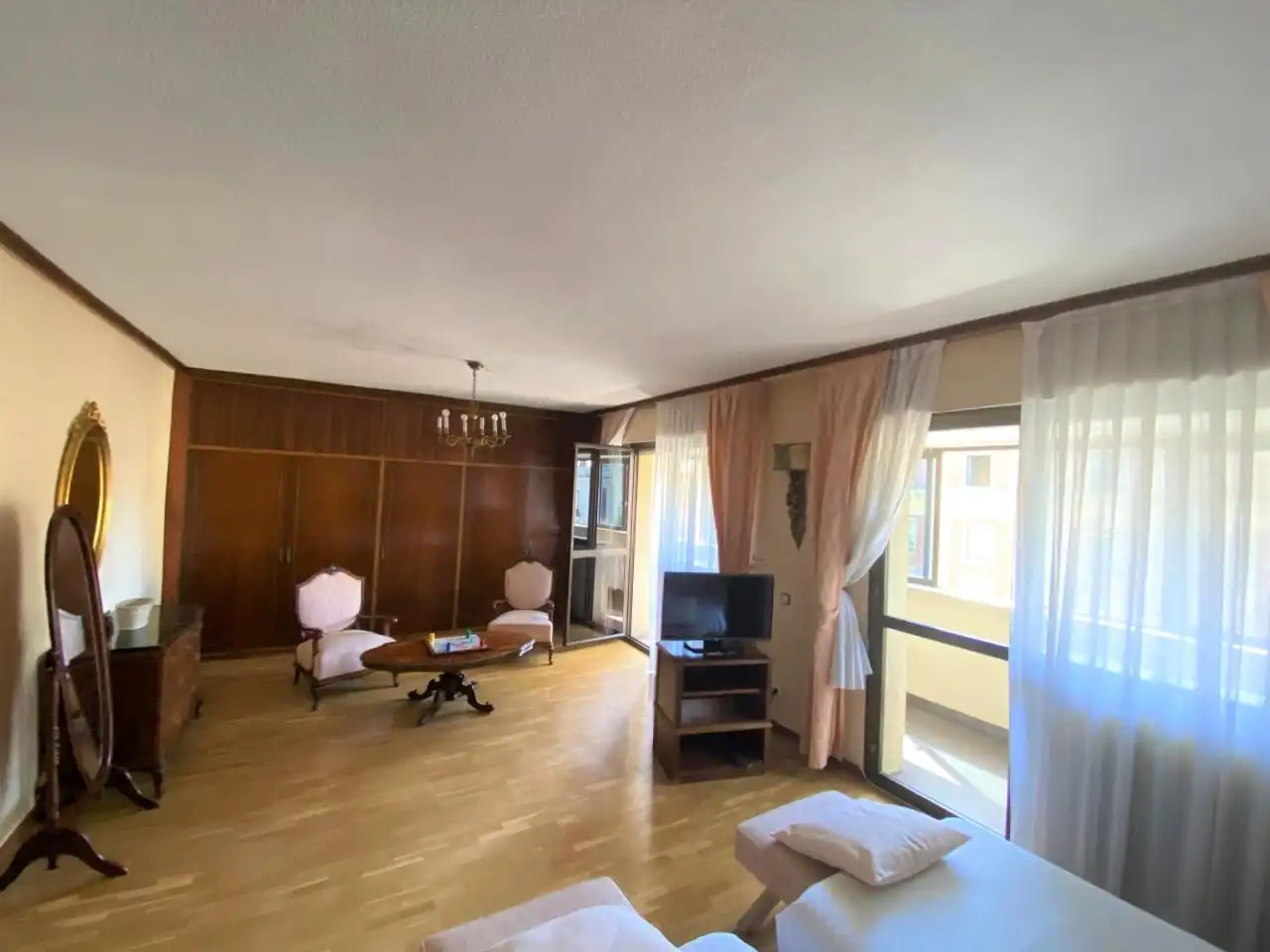 Sala d'estar de Pis en venda en León Capital  amb Calefacció i Terrassa