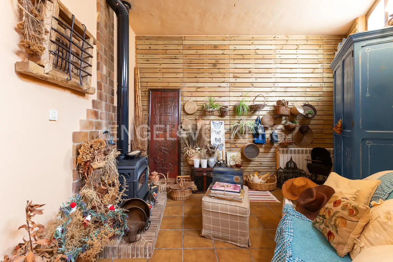 Sala de estar de Casa adosada en venta en Viver con Calefacción, Terraza y Amueblado