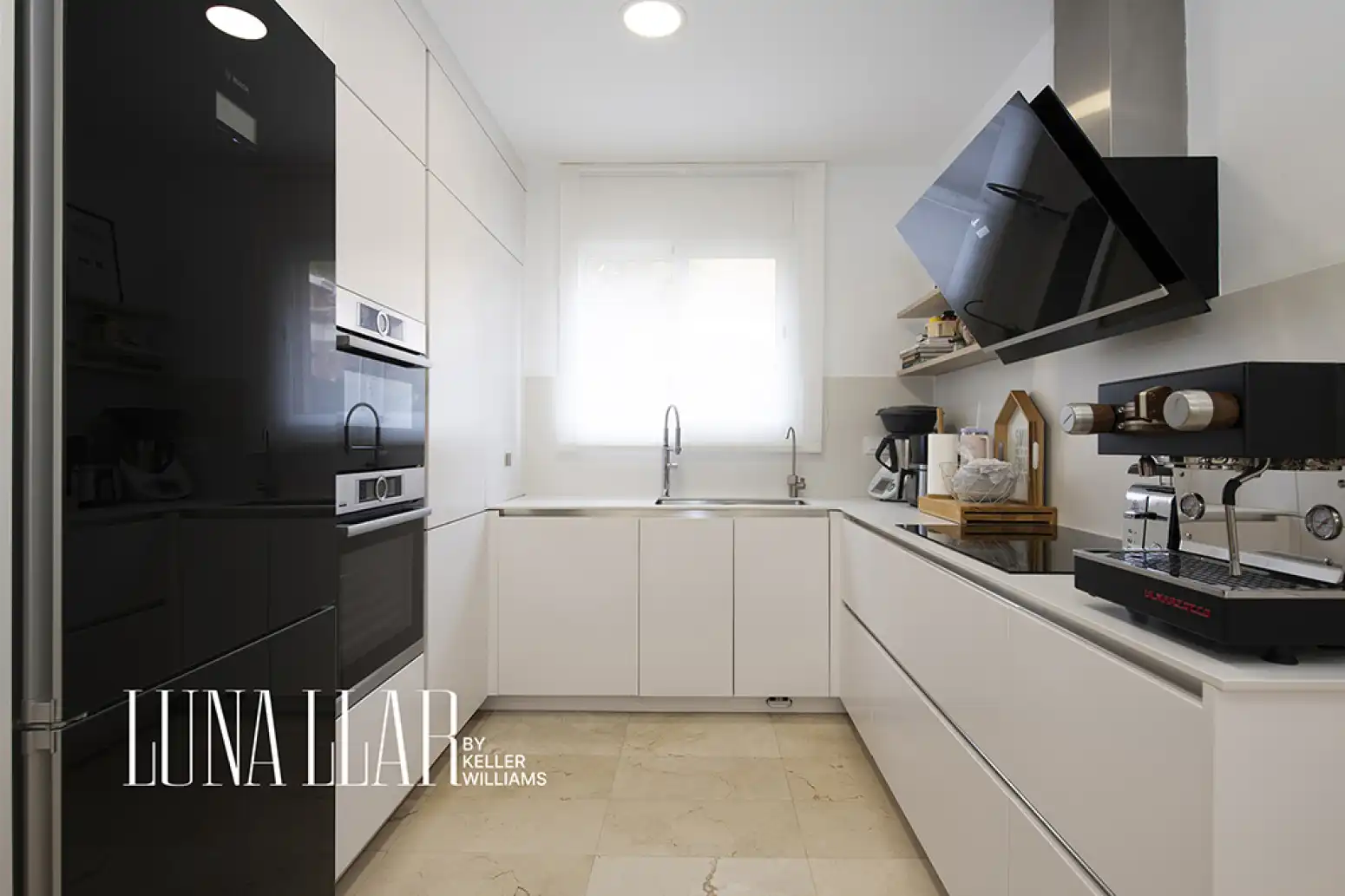 Kitchen of Houses for sale in Can Bou