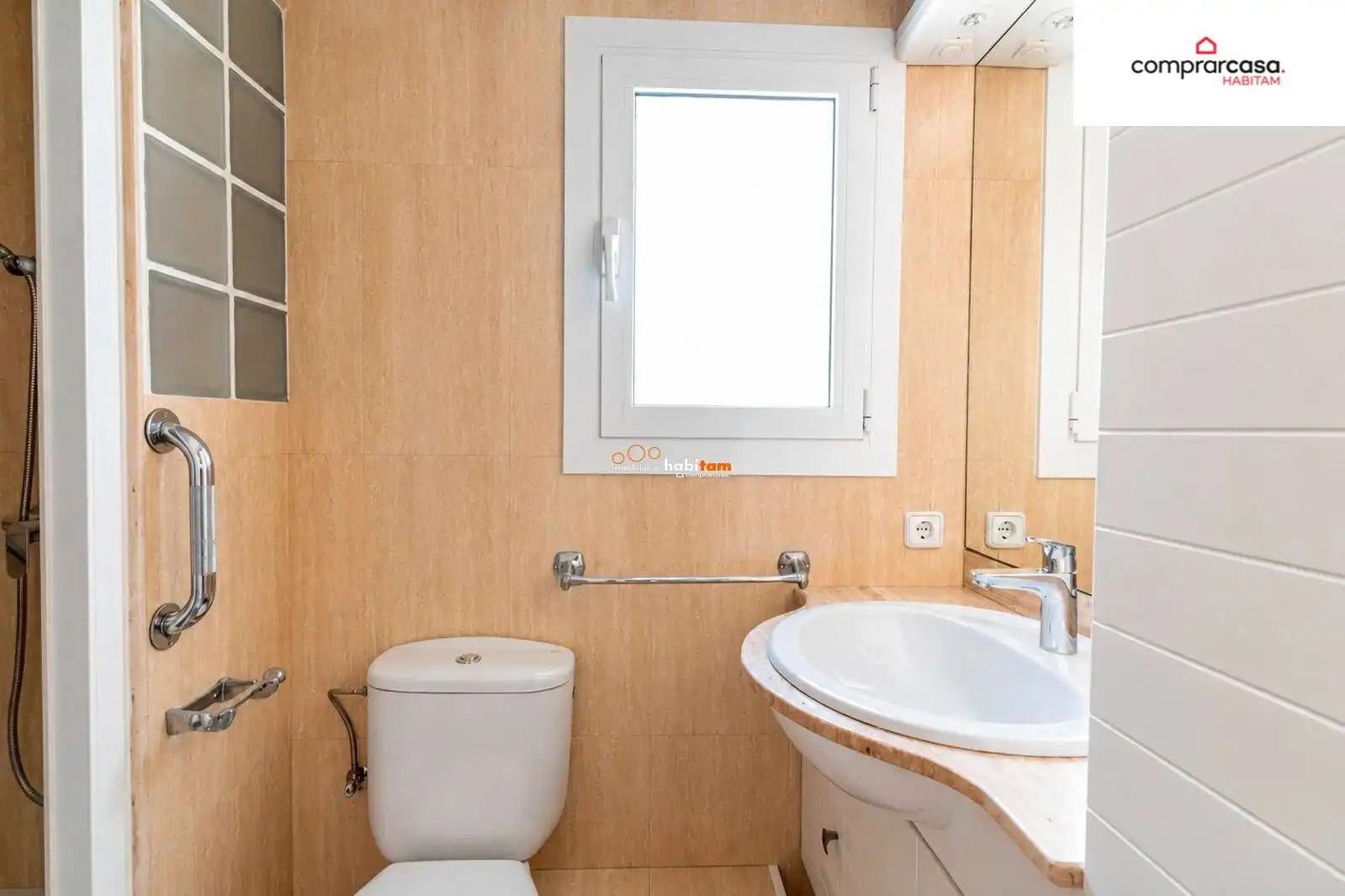 Baño de Piso en venta en Barcelona con Aire acondicionado, Calefacción y Balcón
