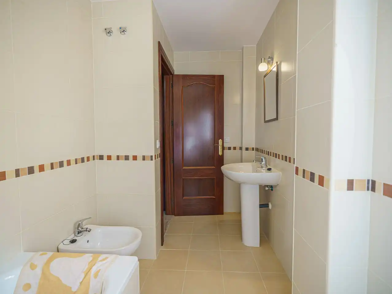 Bathroom of Houses for rent in Ventas de Huelma  with Air Conditioner, Terrace and Storage room