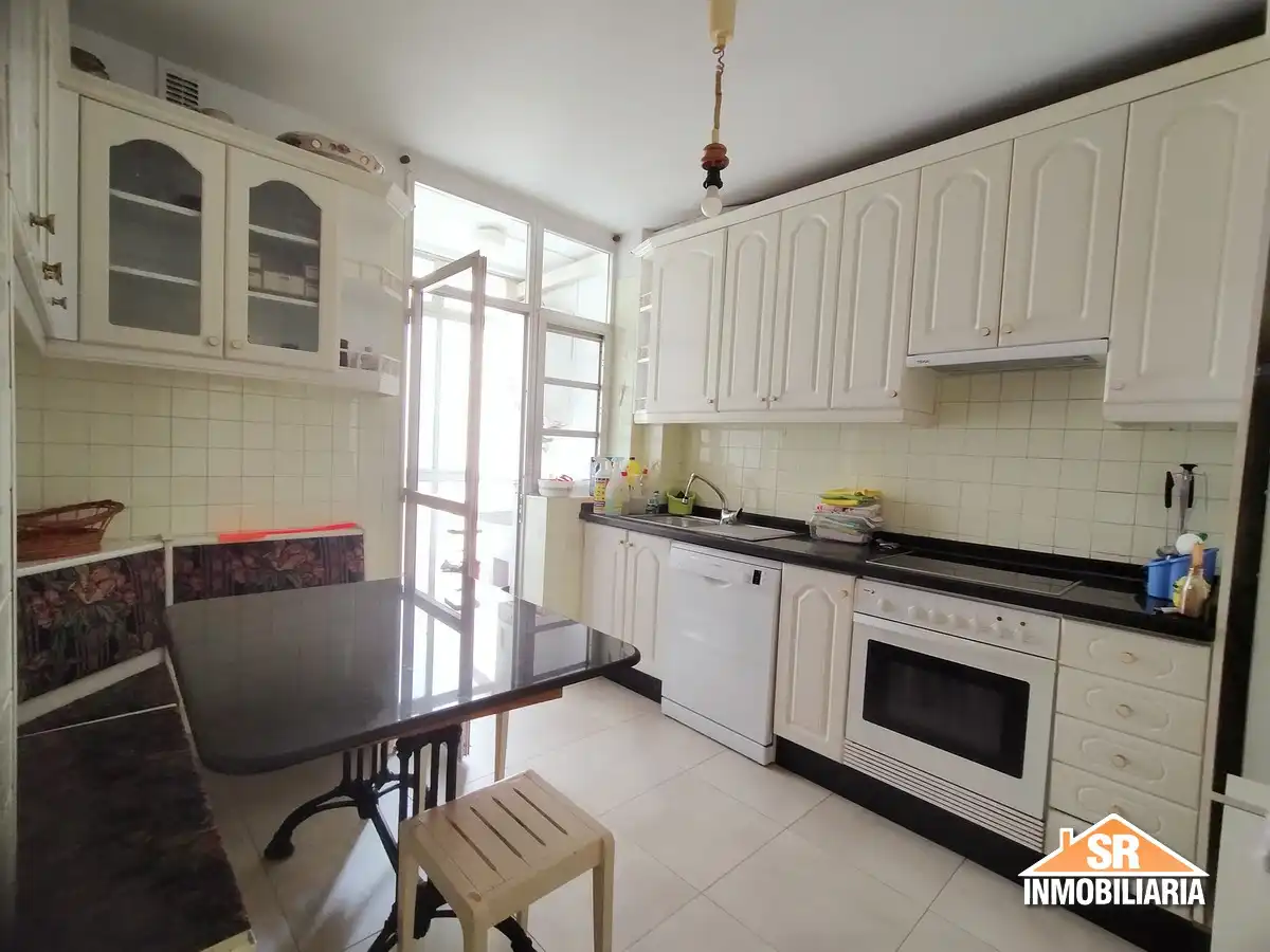 Kitchen of Flat for rent in A Coruña Capital   with Heating, Parquet flooring and Furnished