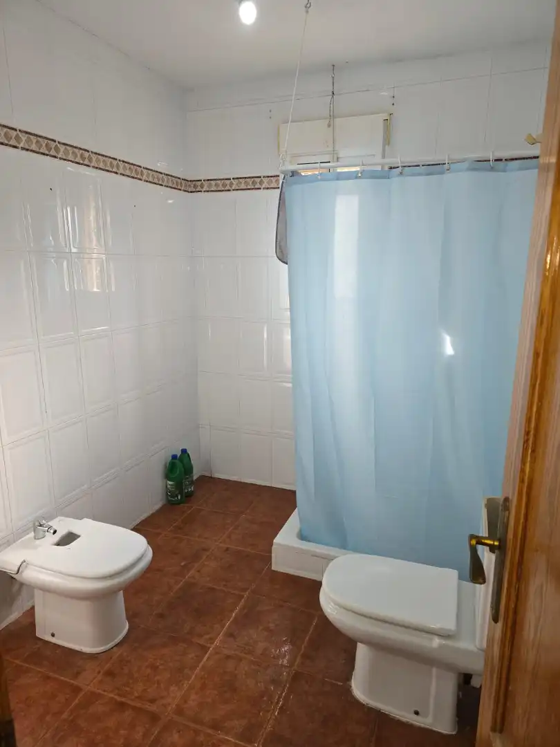 Bathroom of Houses for sale in Escalona  with Heating, Private garden and Terrace