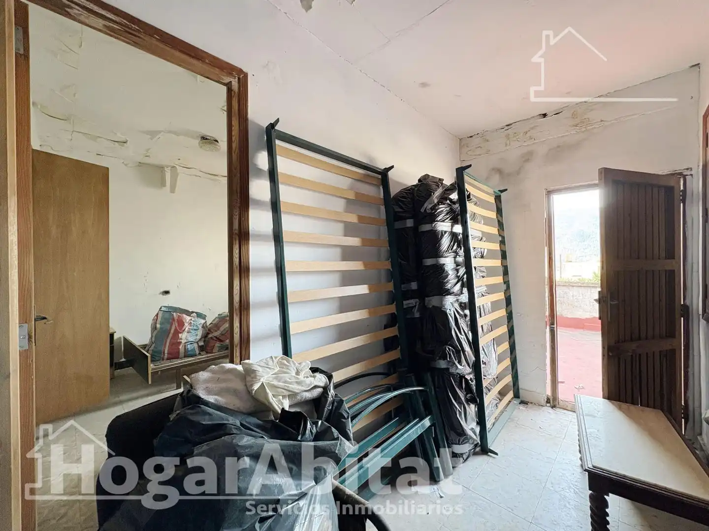 Dormitori de Casa o xalet en venda en Tavernes de la Valldigna amb Terrassa