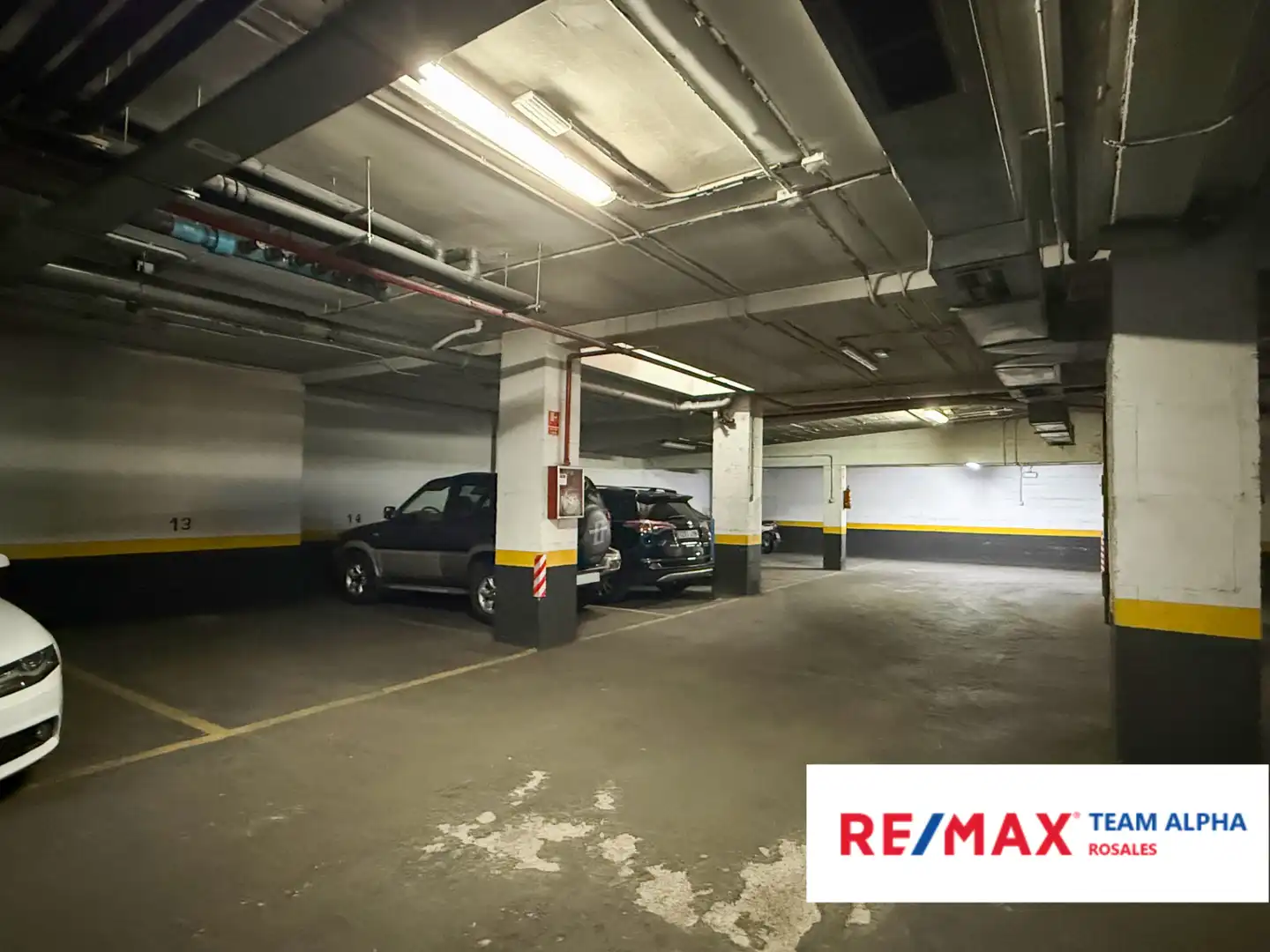 Aparcament de Casa o xalet en venda en Madrid amb Calefacció, Jardí privat i Parquet
