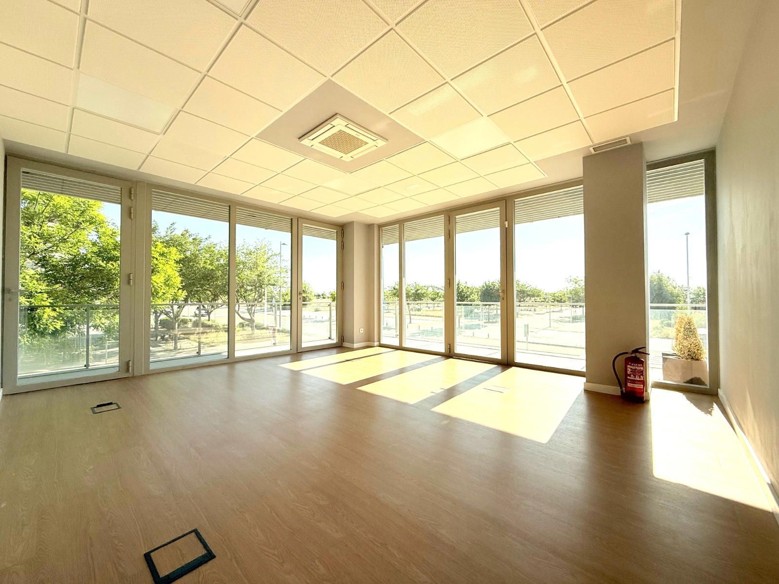 Office to rent in  Madrid Capital  with Air Conditioner, Heating and Terrace