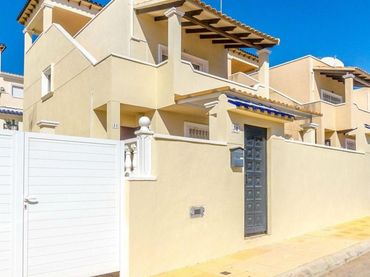 Casa con balcone in vendita a N/A