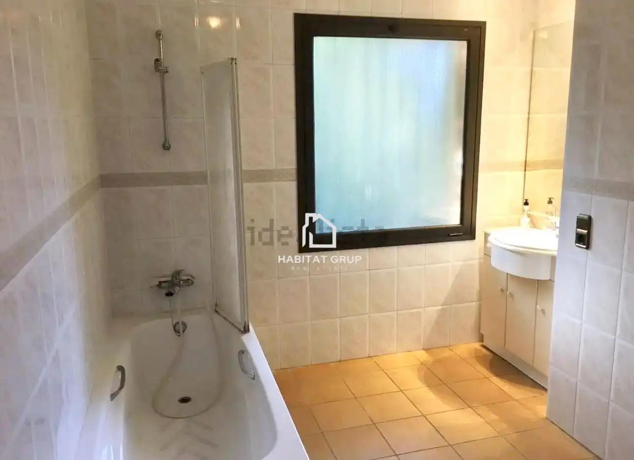 Bany de Casa o xalet en venda en Santa Pau amb Calefacció, Jardí privat i Terrassa