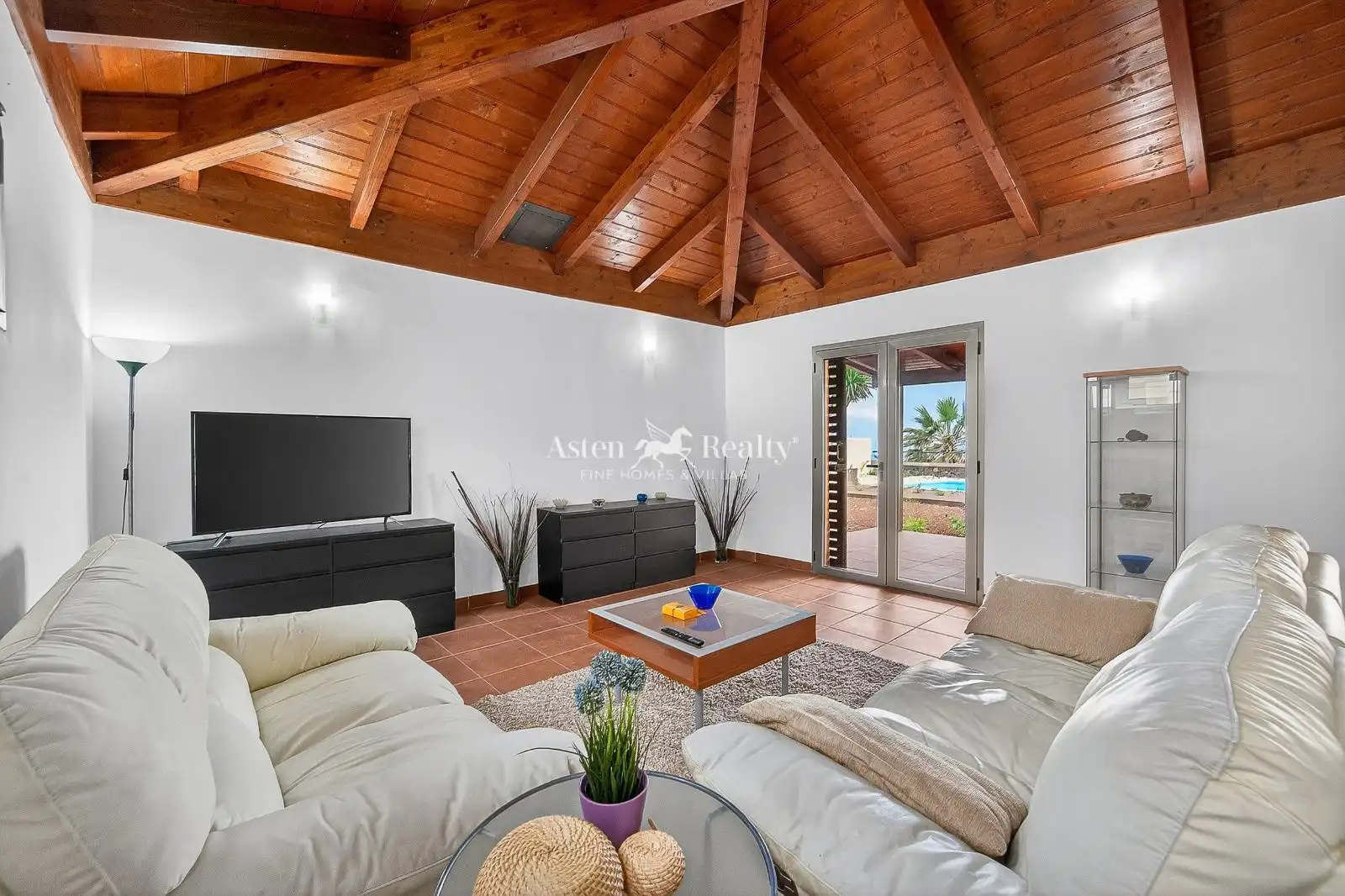 Sala d'estar de Casa o xalet en venda en Tacoronte amb Terrassa, Piscina i Moblat