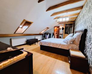 Bedroom of Attic for sale in Valladolid Capital  with Air Conditioner, Heating and Parquet flooring