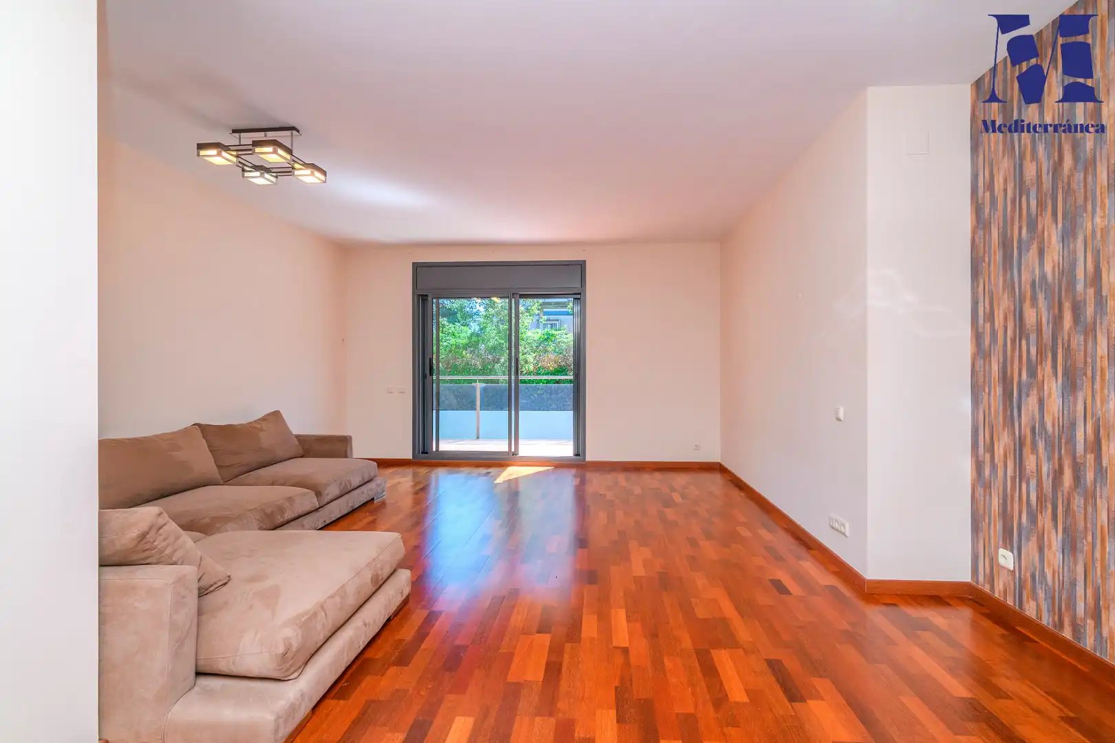 Living room of Flat for rent in Castelldefels  with Air Conditioner, Heating and Parquet flooring