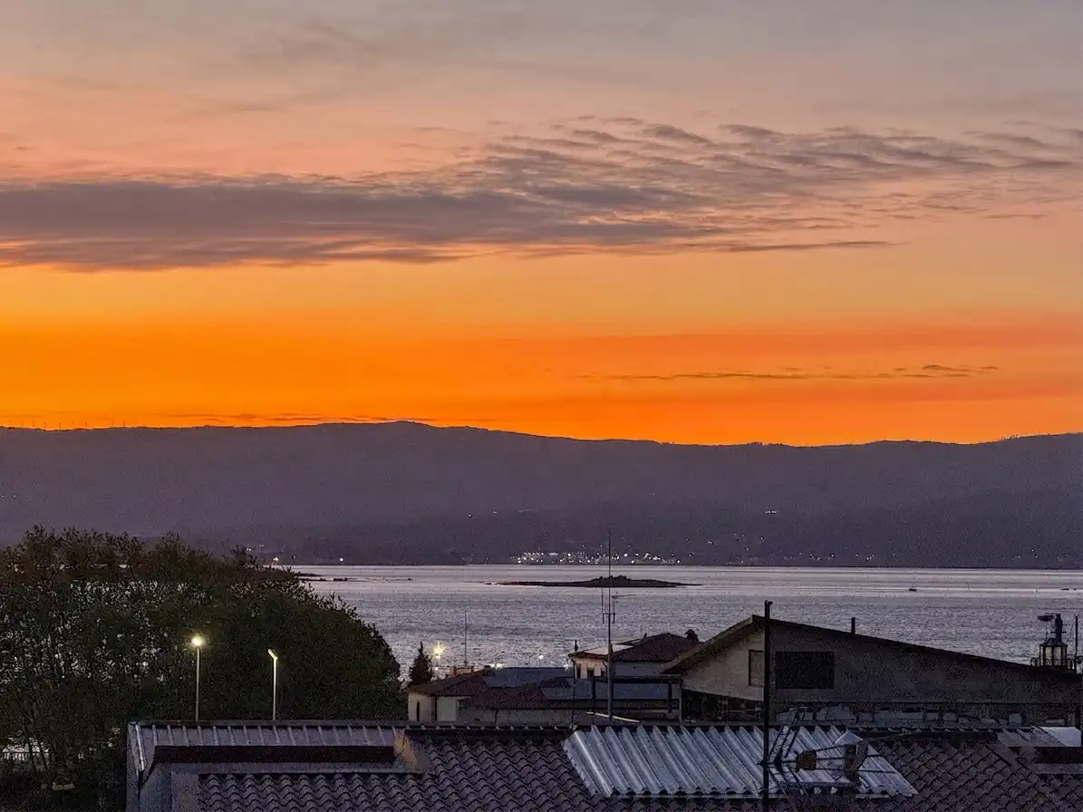 Vista exterior de Apartamento en venta en Vilagarcía de Arousa con Calefacción, Amueblado y Horno