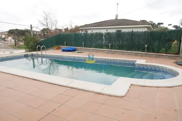 Schwimmbecken von Haus oder Chalet zum Verkauf in Maçanet de la Selva mit Heizung, Privatgarten und Schwimmbad