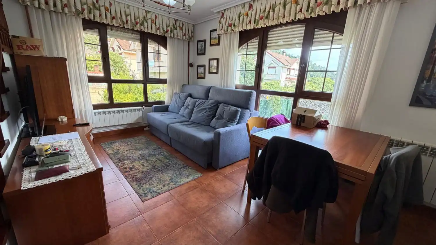 Wohnzimmer von Einfamilien-Reihenhaus zum Verkauf in Argoños  mit Heizung und Terrasse