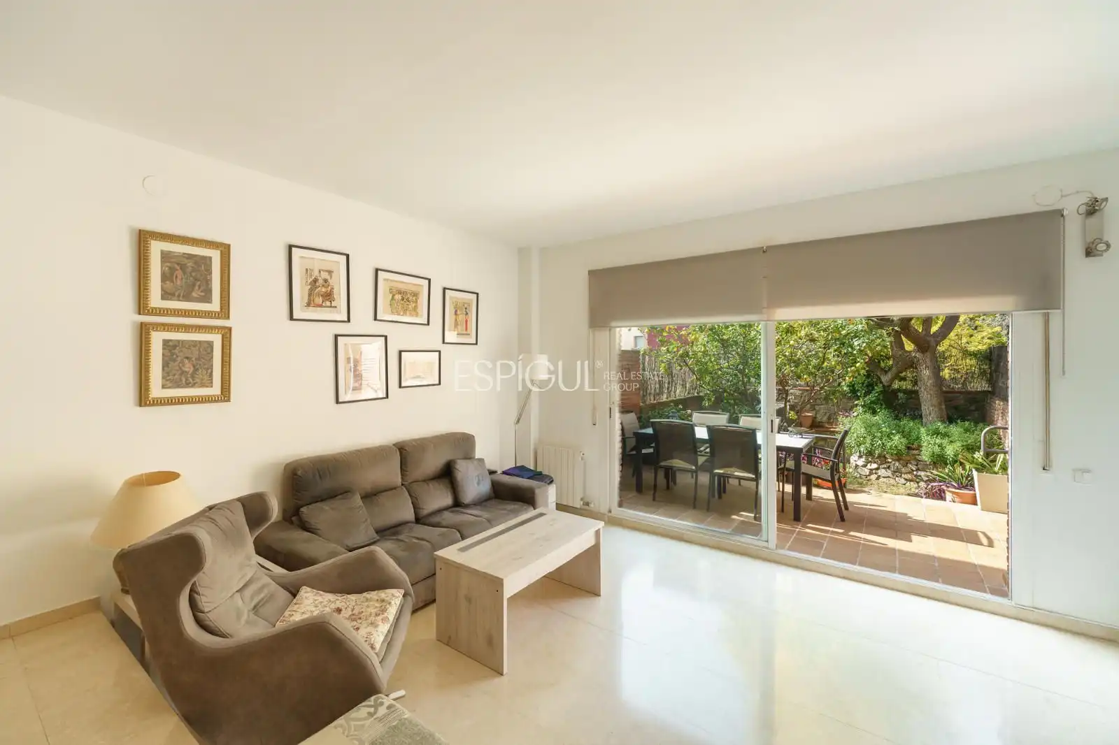 Sala de estar de Casa adosada en venta en Tiana con Calefacción, Jardín privado y Parquet