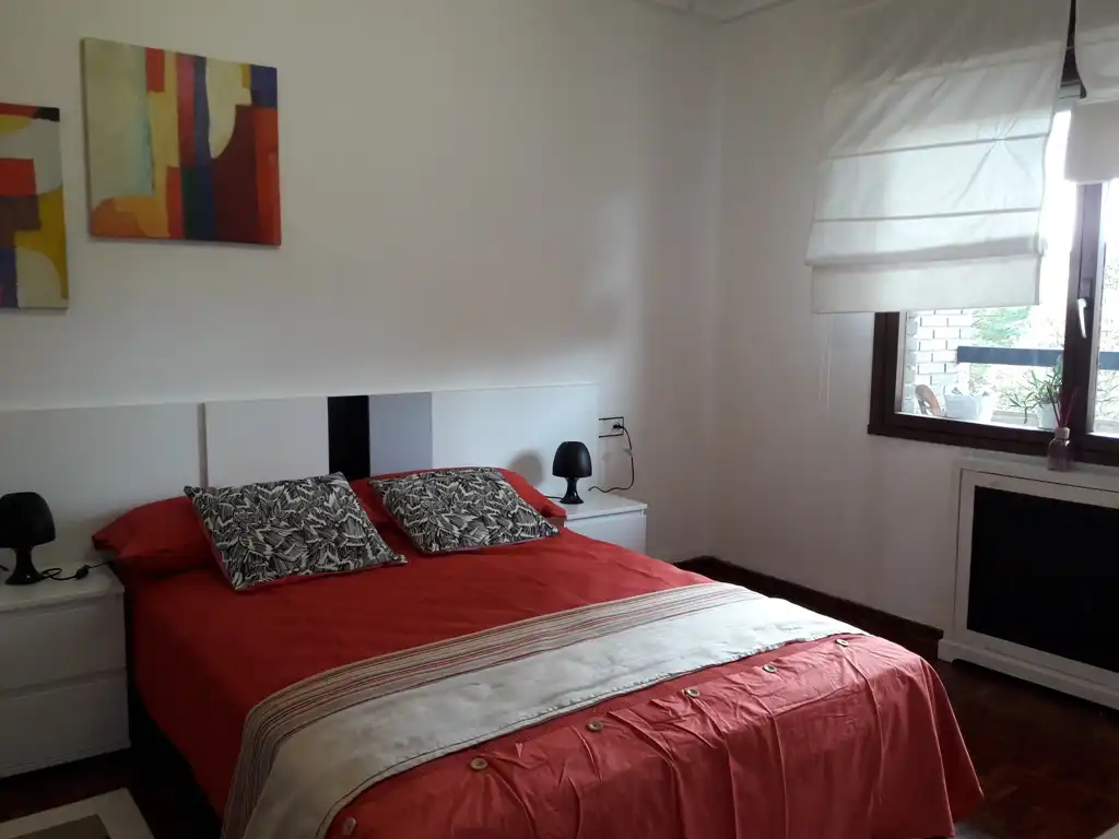 Habitación de Piso de alquiler en Oviedo  con Calefacción, Terraza y Amueblado