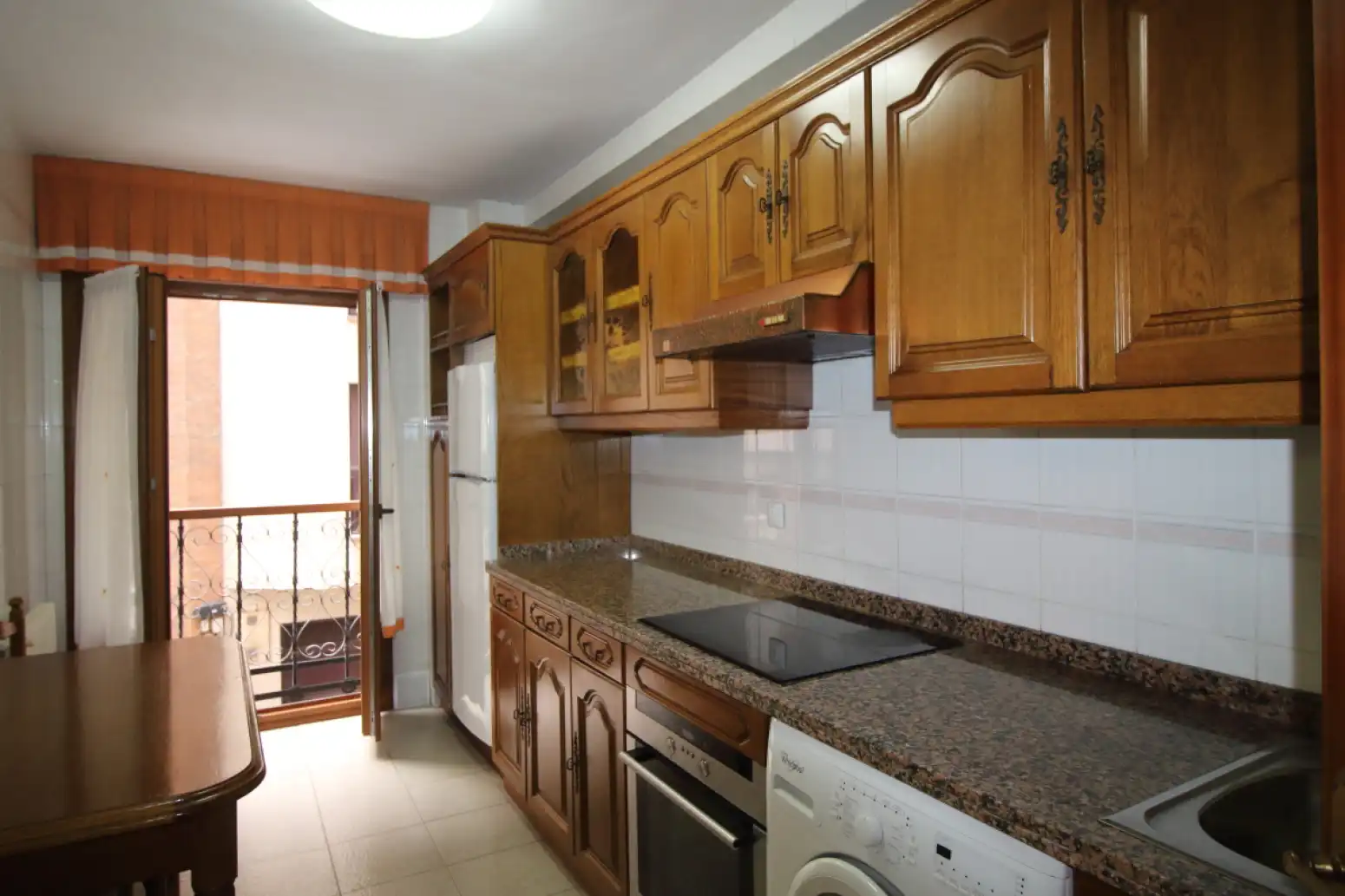 Cocina de Piso de alquiler en Gijón  con Calefacción y Terraza