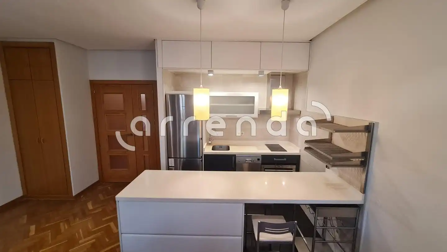 Küche von Wohnung zur Miete in Madrid mit Klimaanlage, Parkett und Möbliert