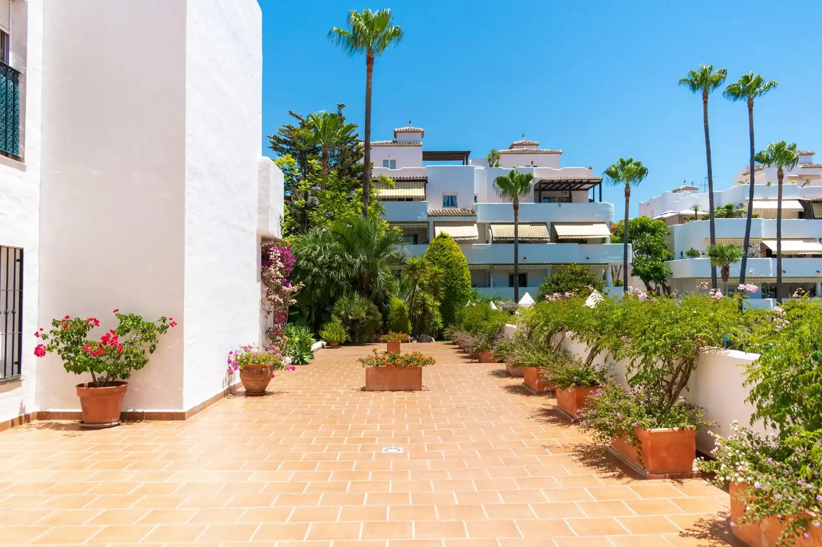 Terrasse von Maisonette zur Miete in Marbella mit Schwimmbad, Möbliert und Gemeinschaftspool