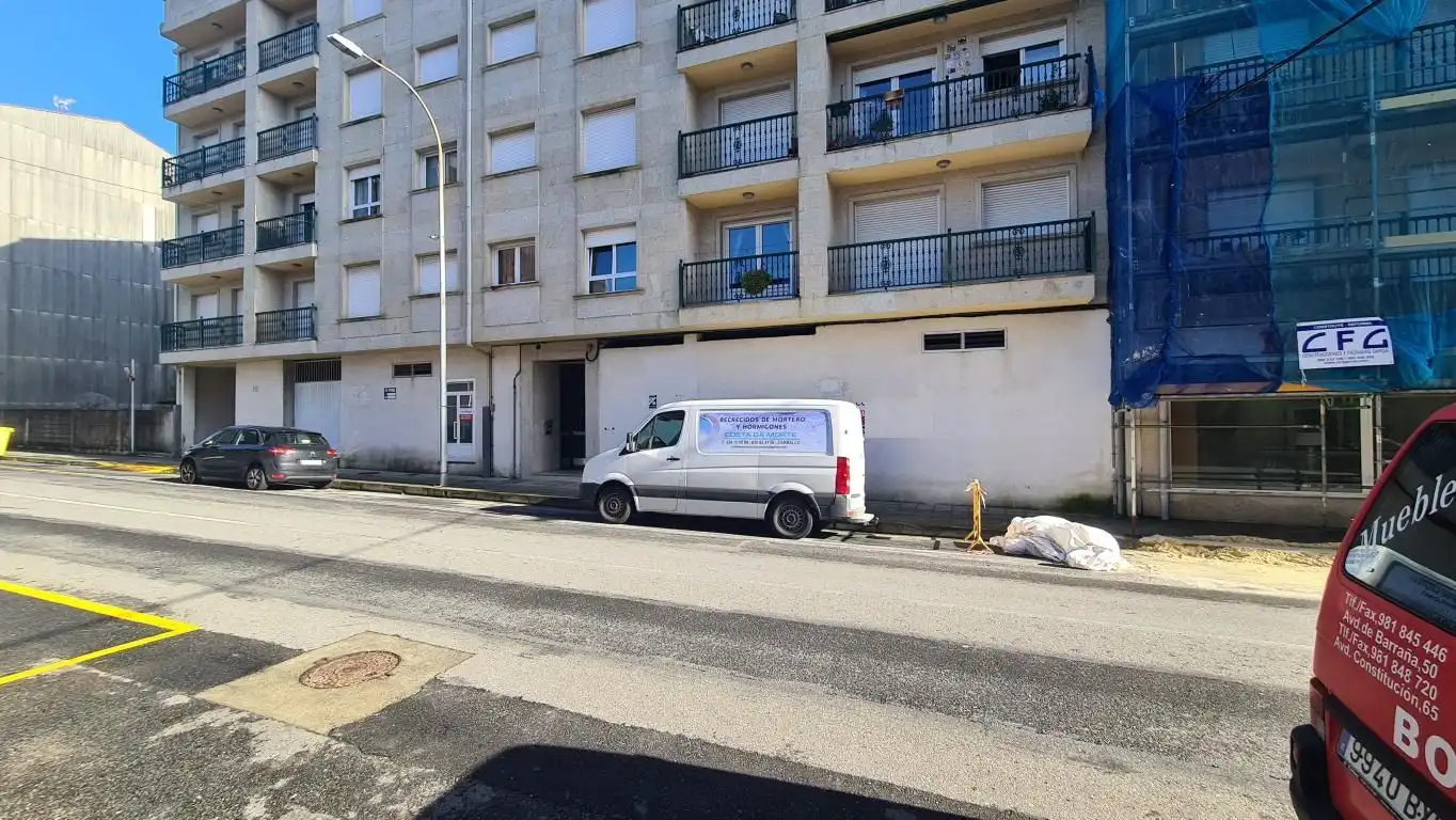 Gewerbefläche zum Verkauf in Boiro