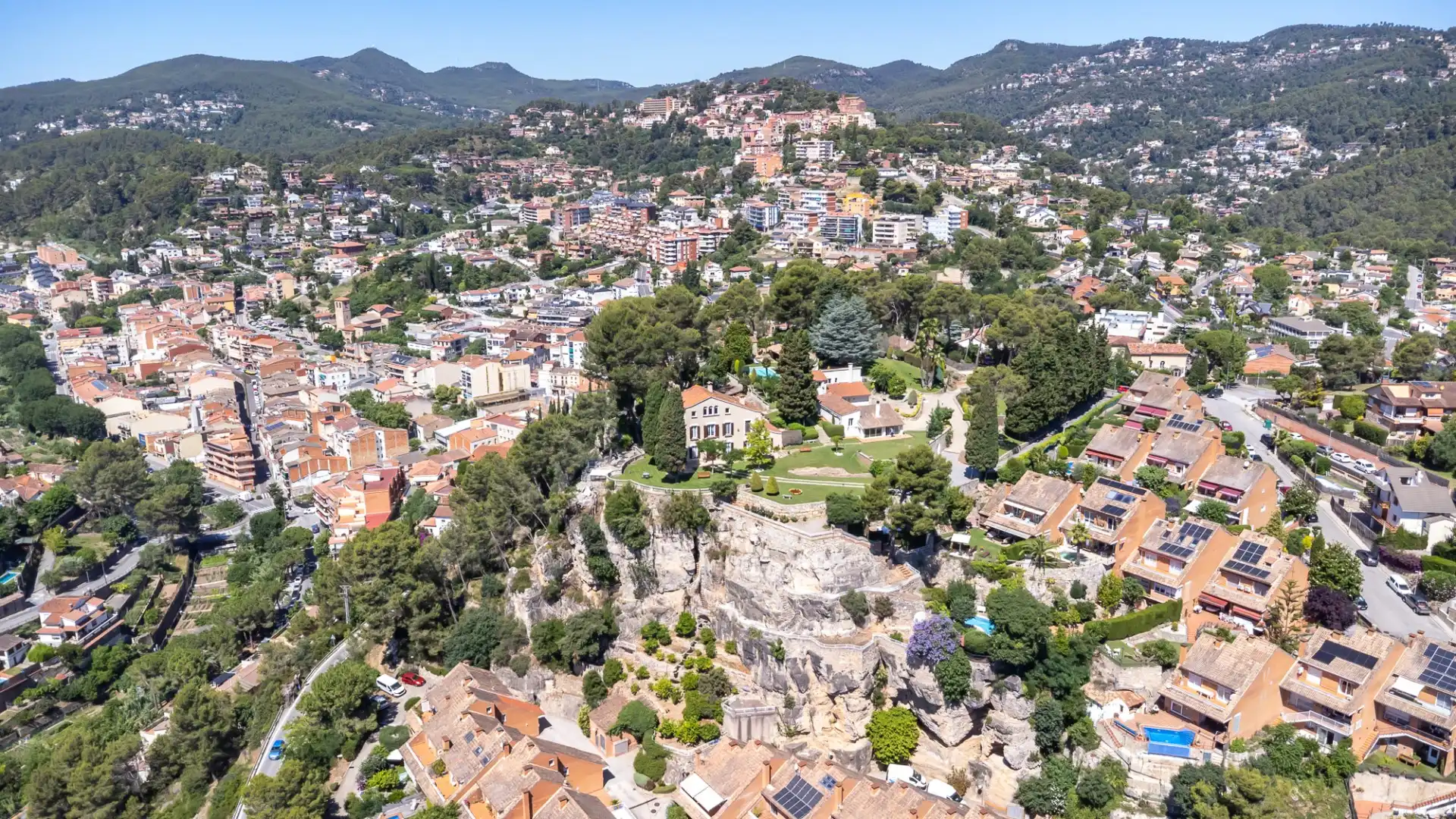 Vista exterior de Finca rústica en venda en Corbera de Llobregat amb Aire condicionat, Calefacció i Terrassa