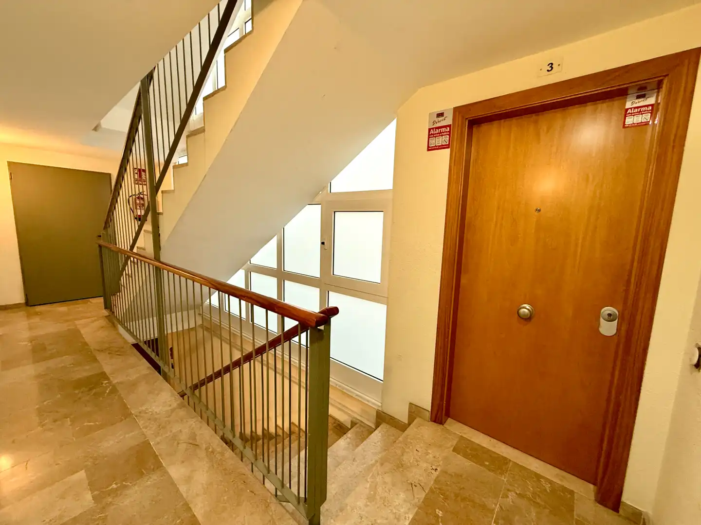 Wohnung zum Verkauf in Barcelona mit Heizung, Terrasse und Alarm