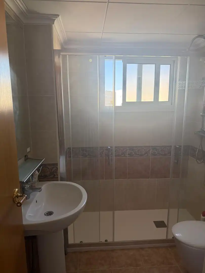 Bathroom of Flat for rent in Alicante / Alacant