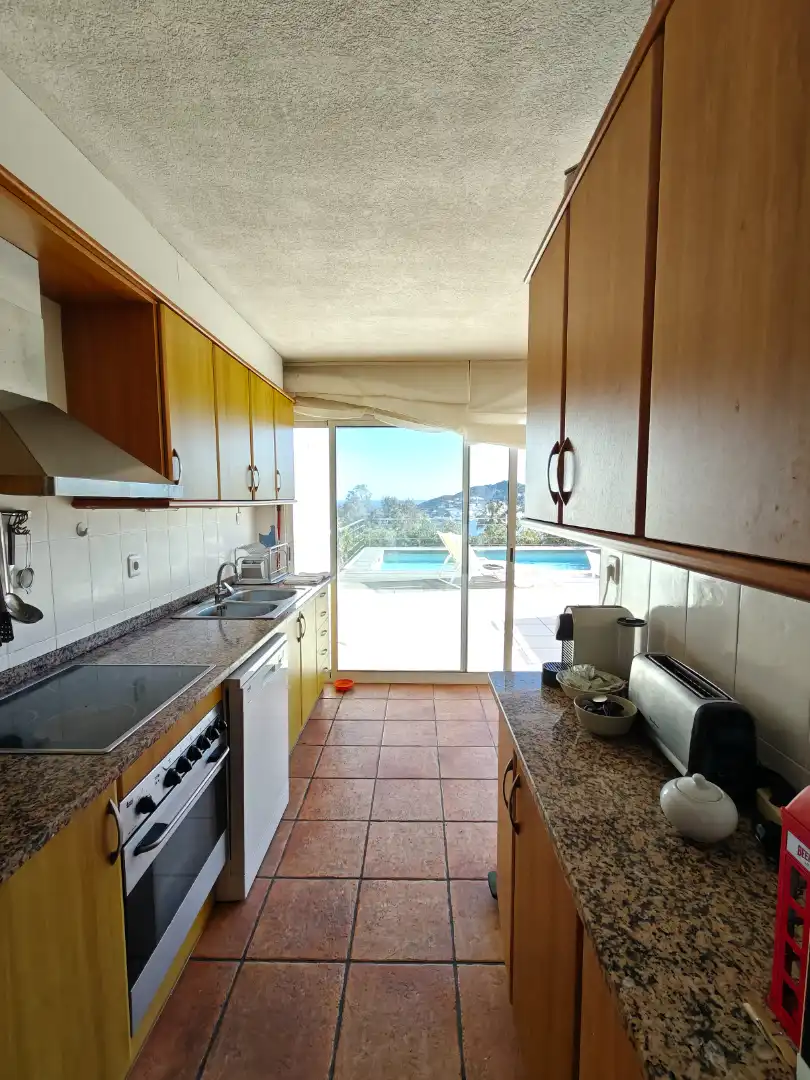Cuina de Casa o xalet en venda en El Port de la Selva amb Calefacció, Jardí privat i Terrassa