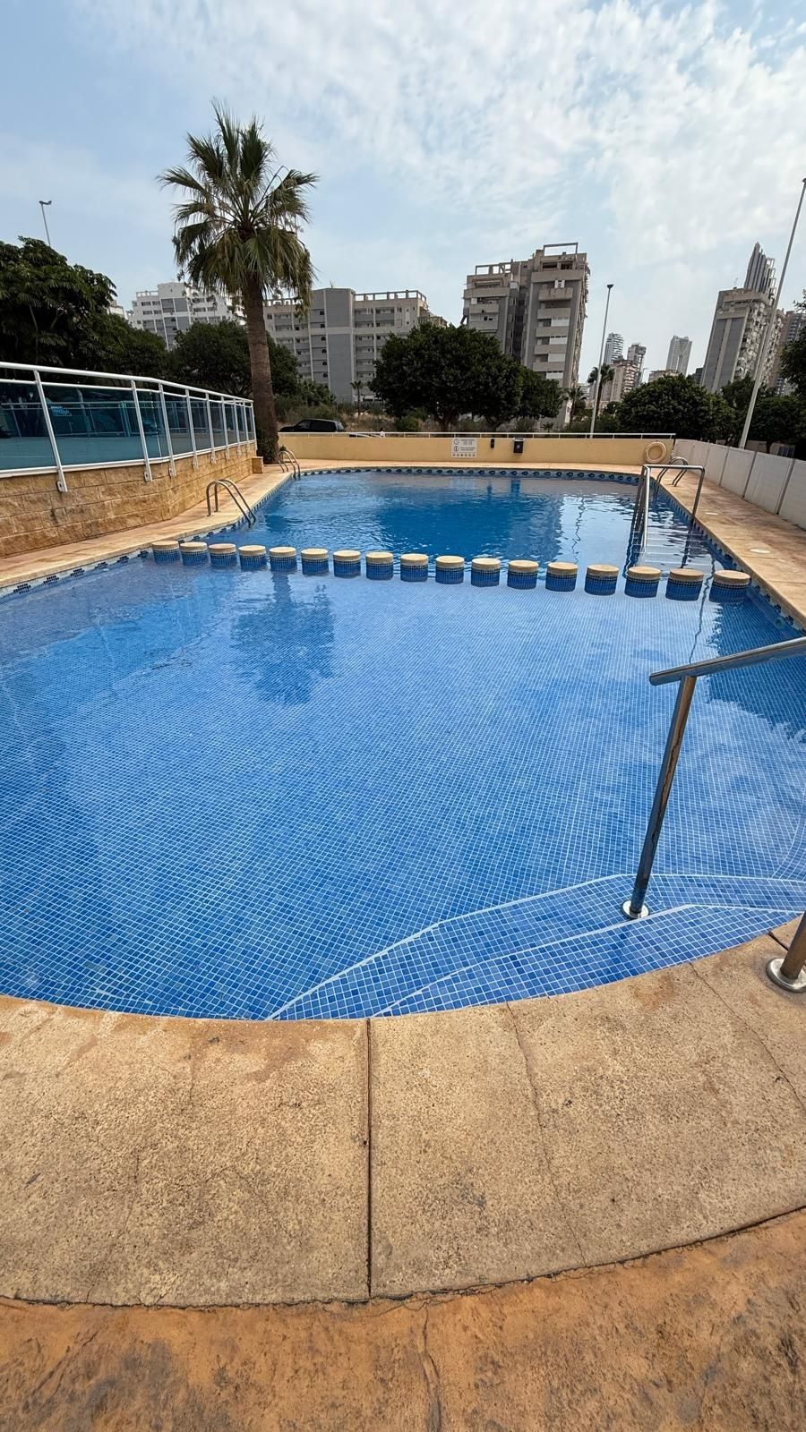Piscina de Apartamento de alquiler en Alicante / Alacant con Jardín privado, Terraza y Piscina comunitaria