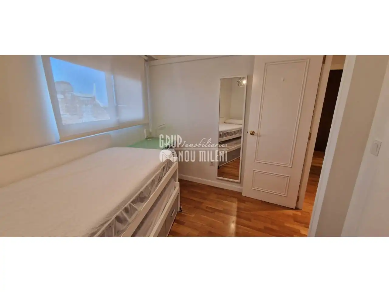 Dormitori de Dúplex de lloguer en Valencia amb Aire condicionat, Jardí privat i Parquet