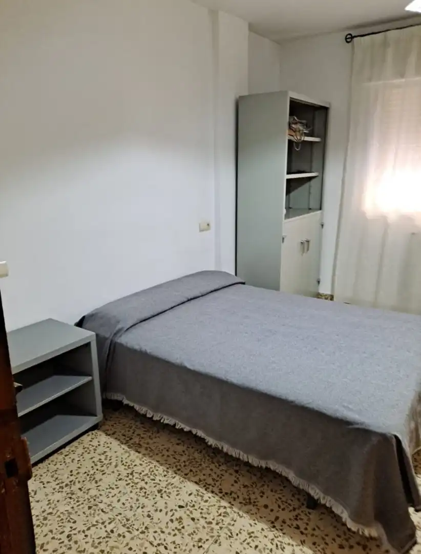 Bedroom of Flat for rent in Granada  with Heating, Furnished and Oven