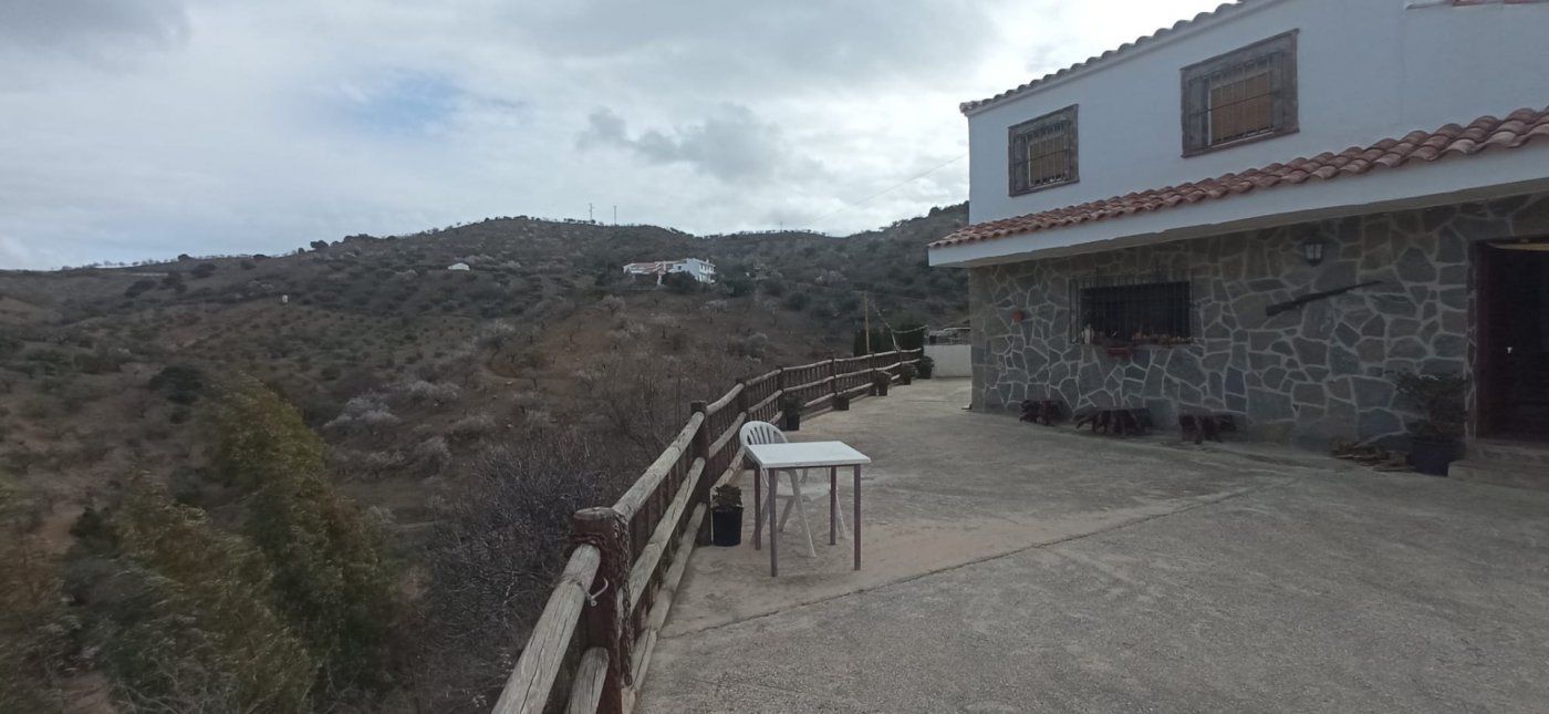 Vista exterior de Finca rústica en venda en Colmenar amb Calefacció, Jardí privat i Terrassa