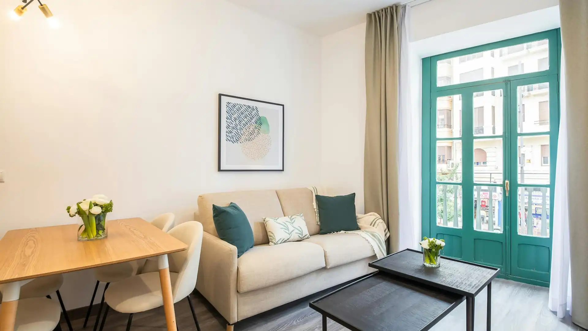 Living room of Flat for rent in  Valencia Capital  with Air Conditioner, Heating and Furnished